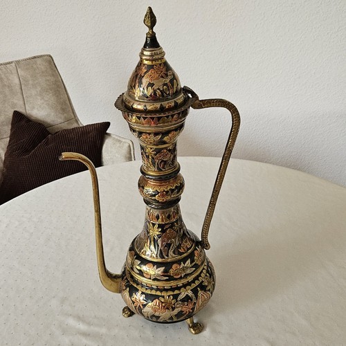 Messingkanne mit tier - tier-, &